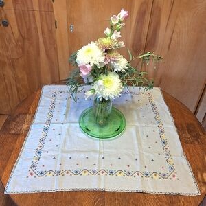 Vintage Handmade Embroidered Floral Linen Tablecloth